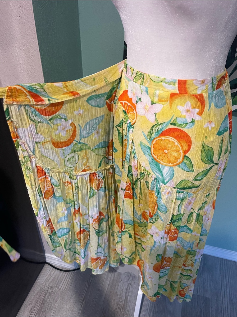 C & C California Yellow Citrus-Print Midi Wrap Skirt - Picture 6 of 9